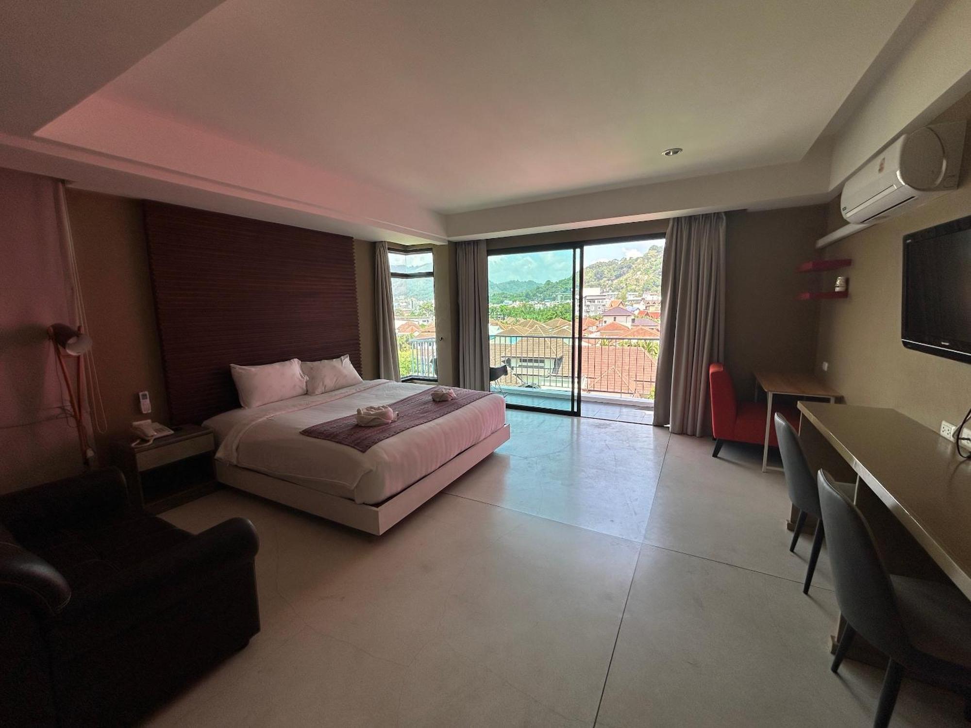 Coco Boutique Hotel Patong Rum bild