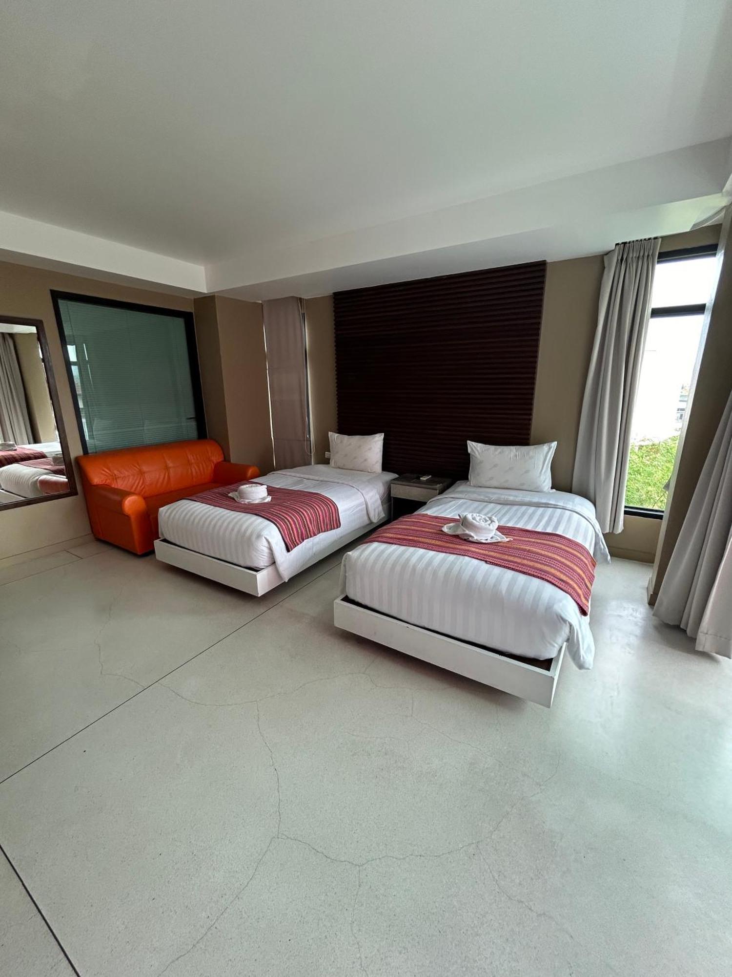 Coco Boutique Hotel Patong Rum bild