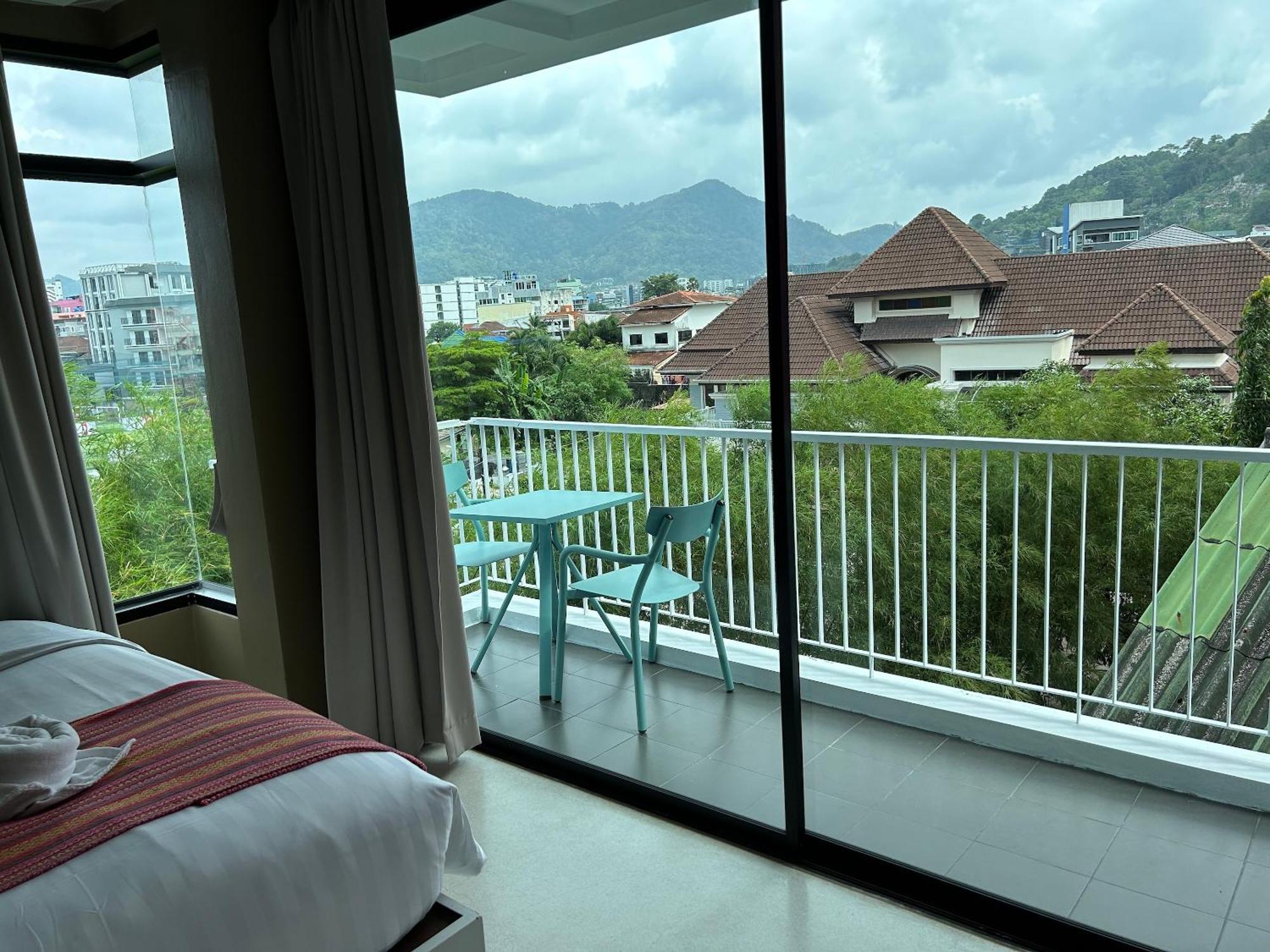Coco Boutique Hotel Patong Rum bild